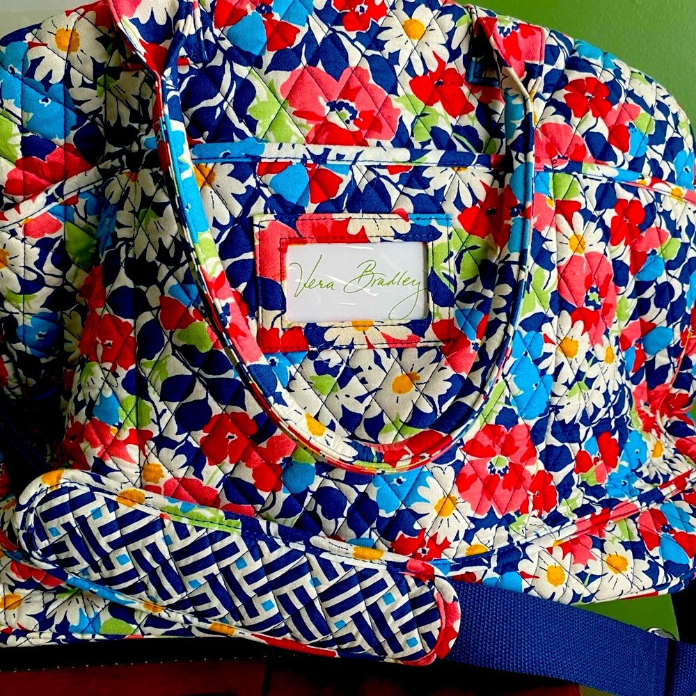 Vera Bradley Weekend Travel Bag. New!